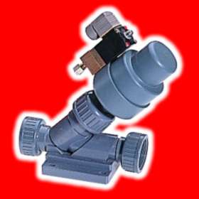 Pneumatic actuators for plastic valves